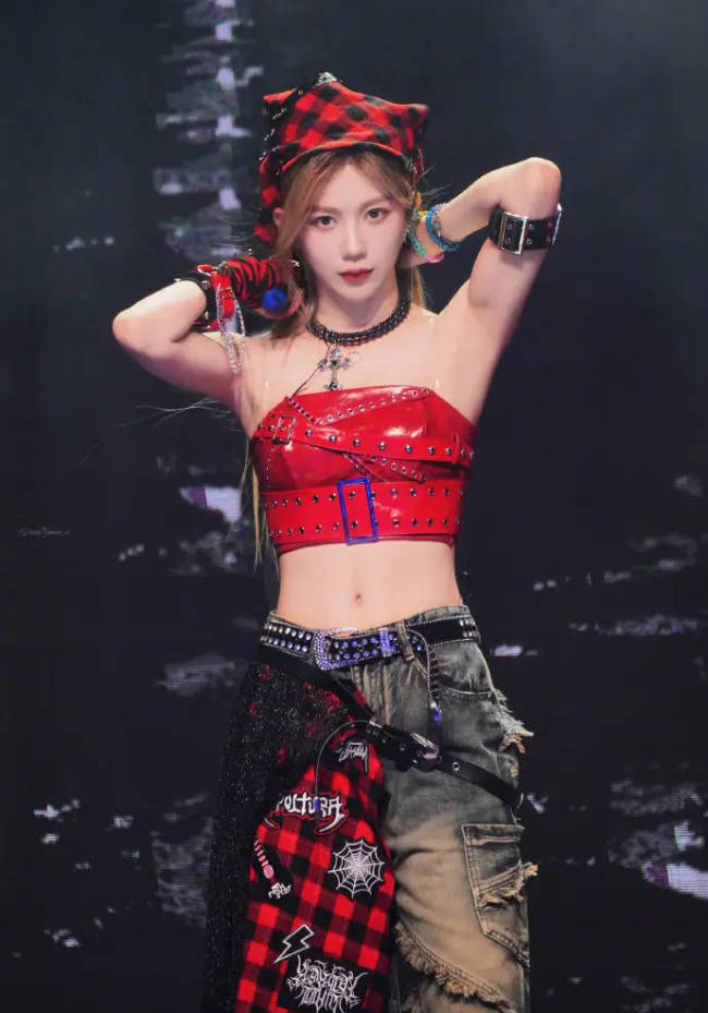 郑丹妮宣布退团 丝芭传媒10天内已有三名艺人解约