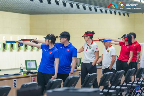 顺配宝 中国选手获射击世界杯10米气手枪混团金牌